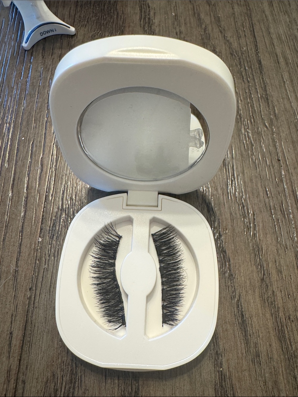Lashique Magnetic Lashes in Black NWT - Picture 3 of 7
